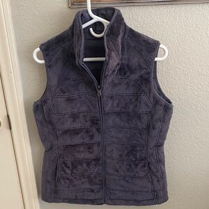 The North Face Plush Full-Zip Vest in Purple